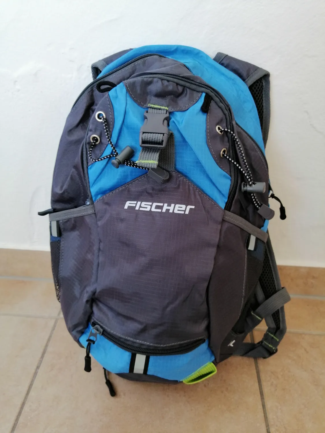 Fischer Fahrradrucksack 15 Liter Blau mit Helmnetz