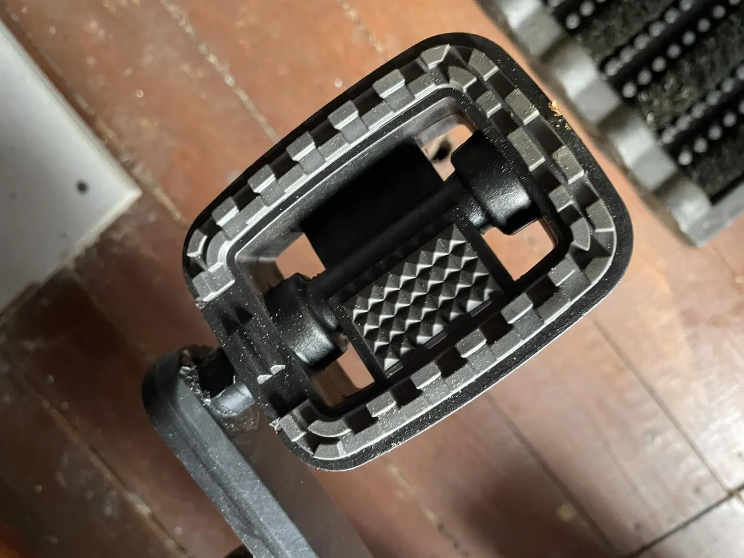 Fischer Pedale Anti-Rutsch mit Reflektoren schwarz