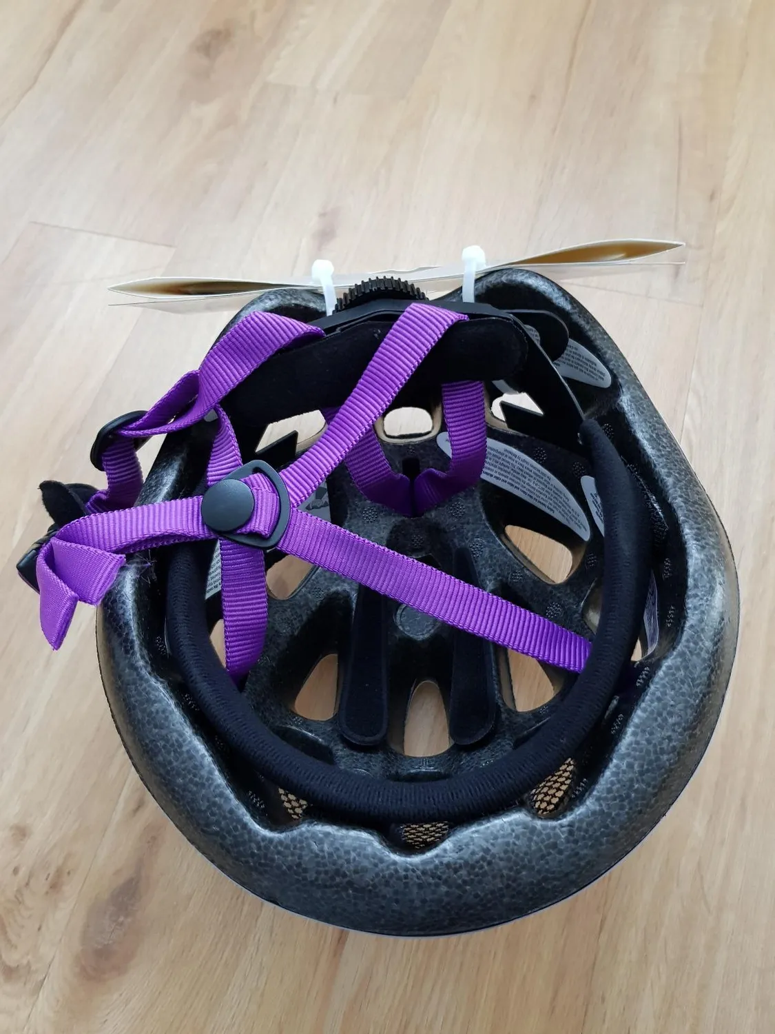fischer Kinder Fahrradhelm Weiß Orchidee mit LED