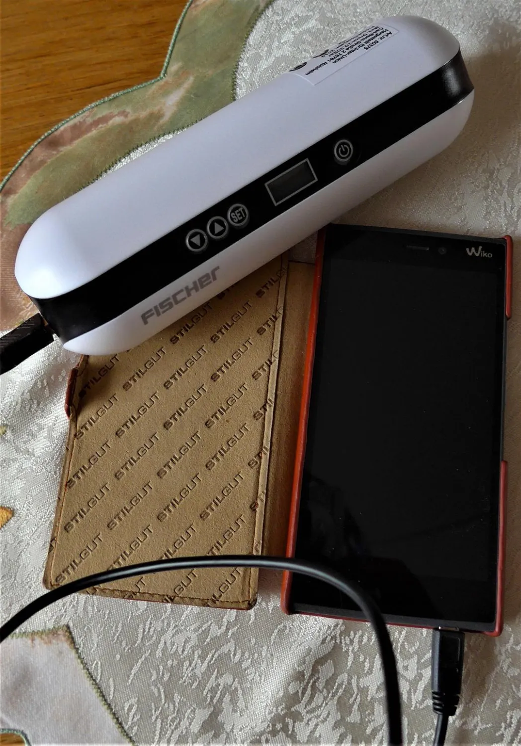 Fischer Akku-Kompressor Luftpumpe 3 Bar Powerbank Display