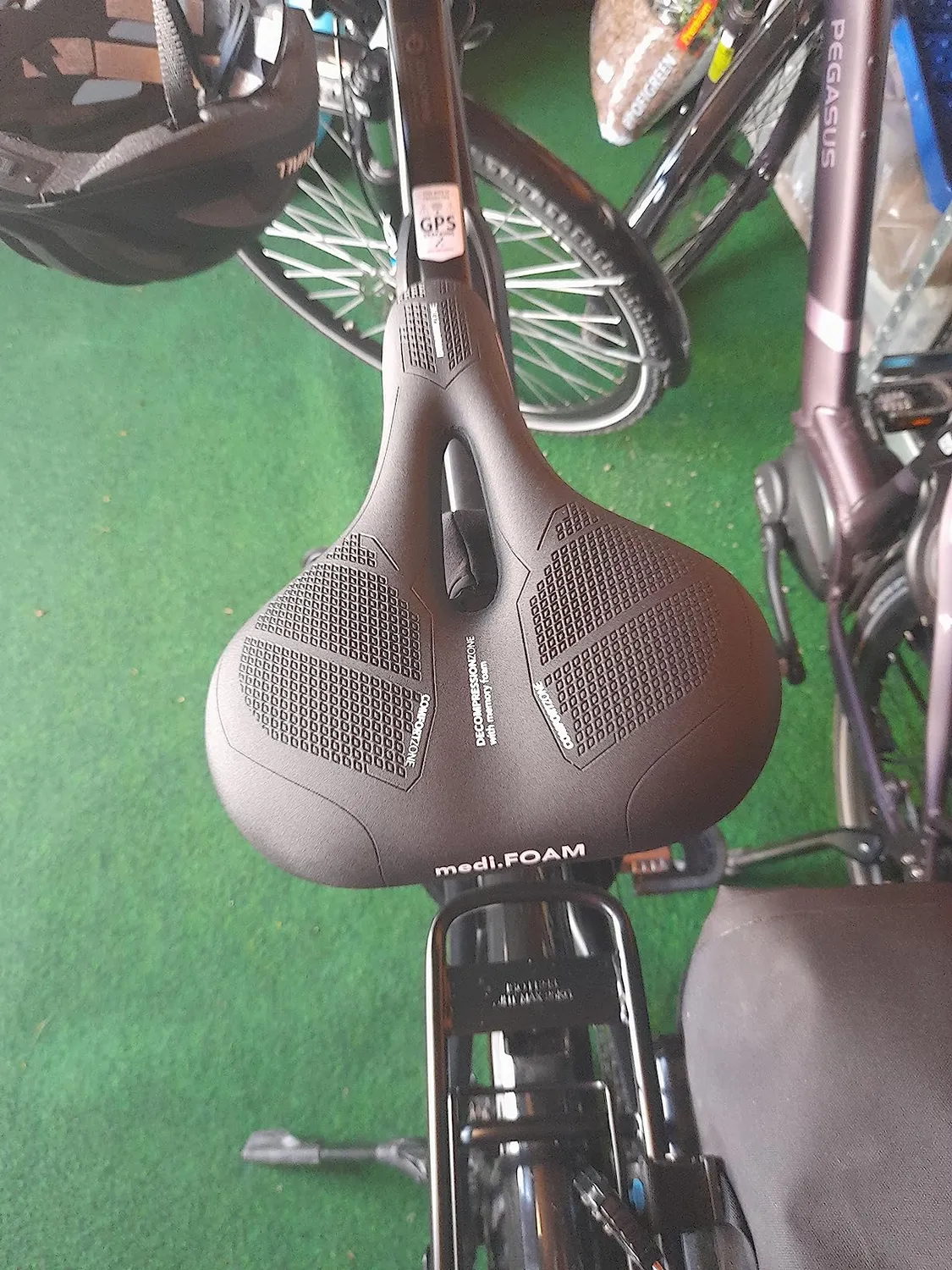Fischer R.e.Med Memory Foam Fahrradsattel schwarz ergonomisch