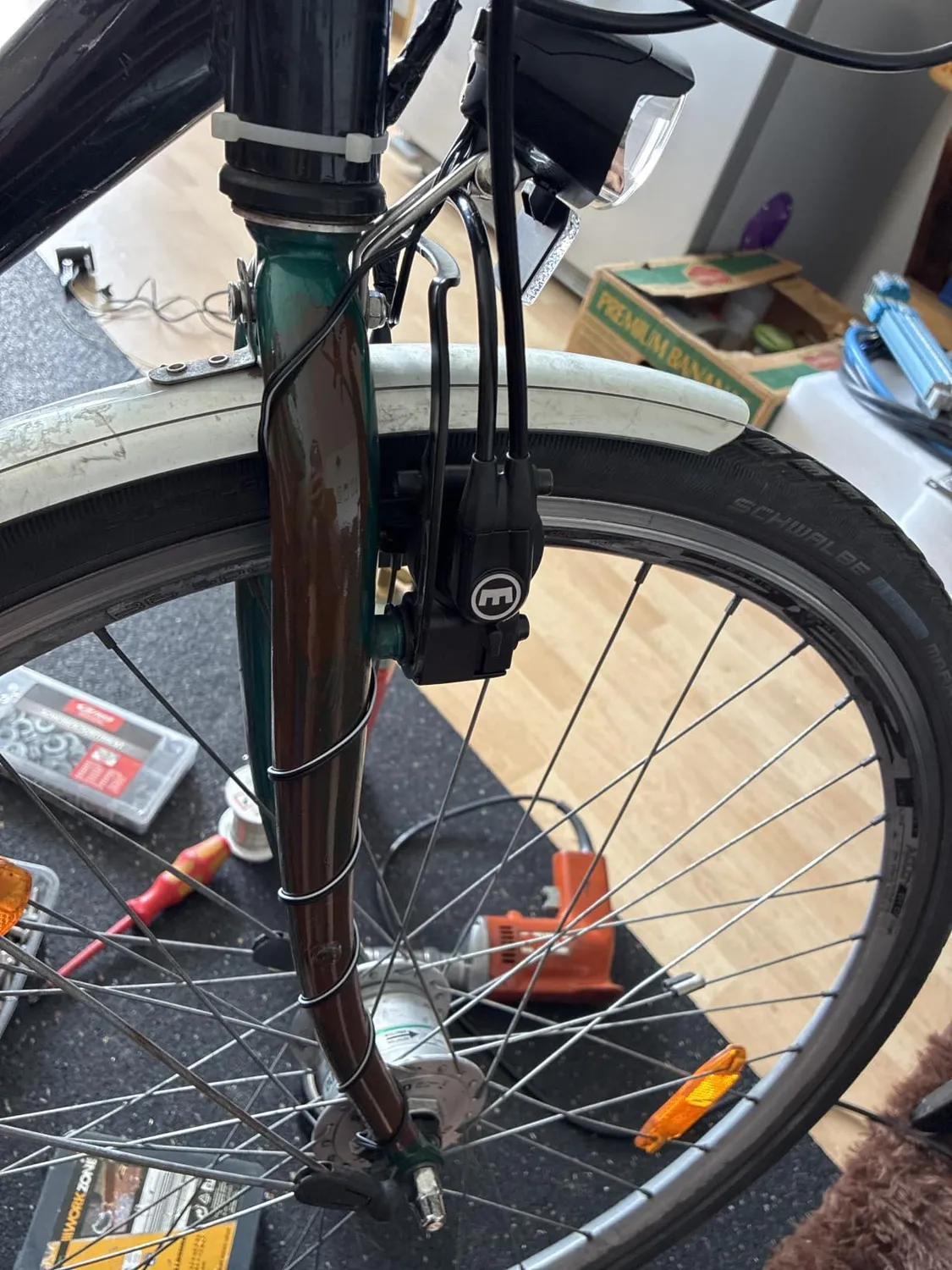 Fischer 70 Lux Dynamo Scheinwerfer mit Standlicht