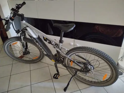 DUOTTS E29 E-Bike EU-Version Schwarz-Rot 250W