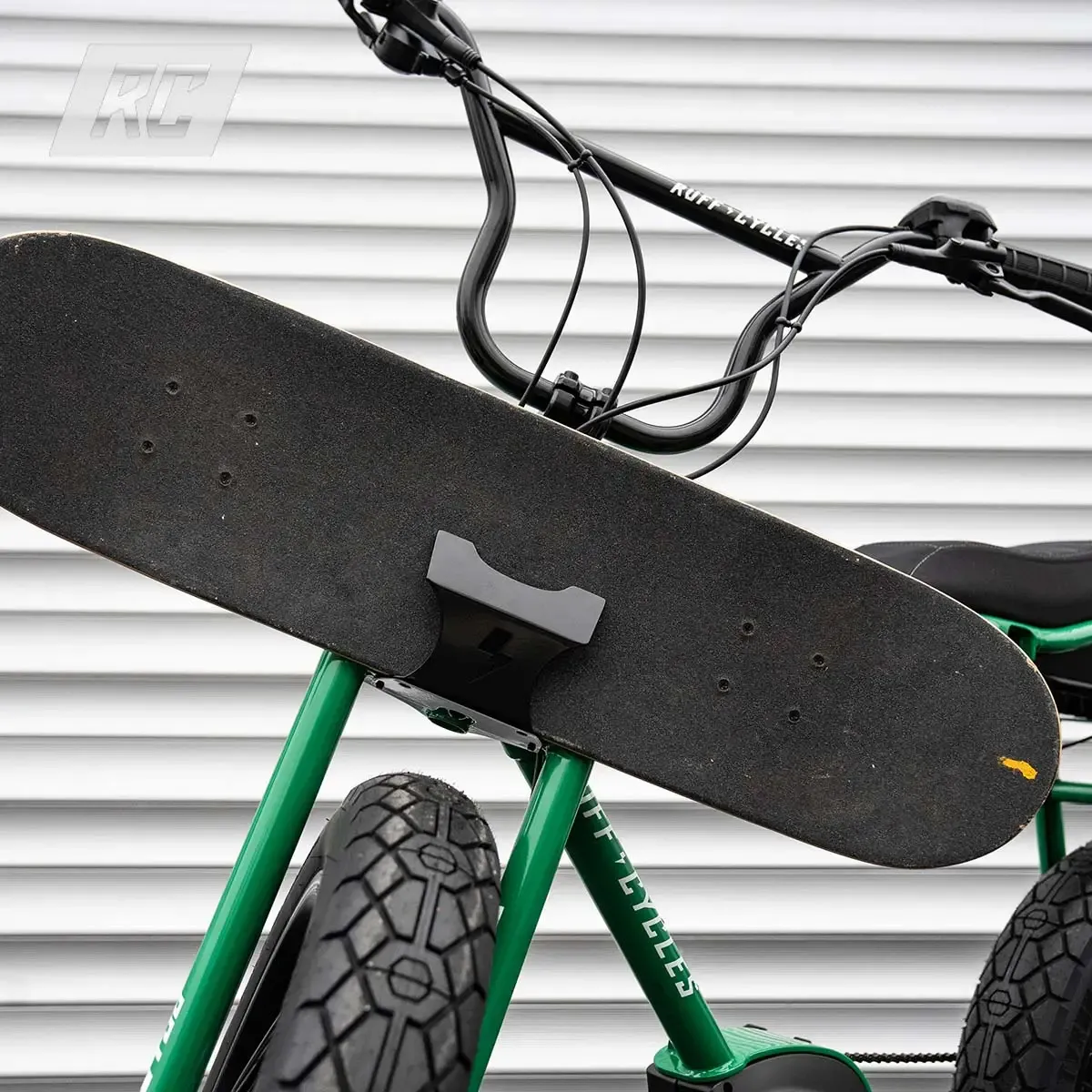 Ruff Cycles Lil'Buddy Lil'Missy Skateboardhalter Stahl