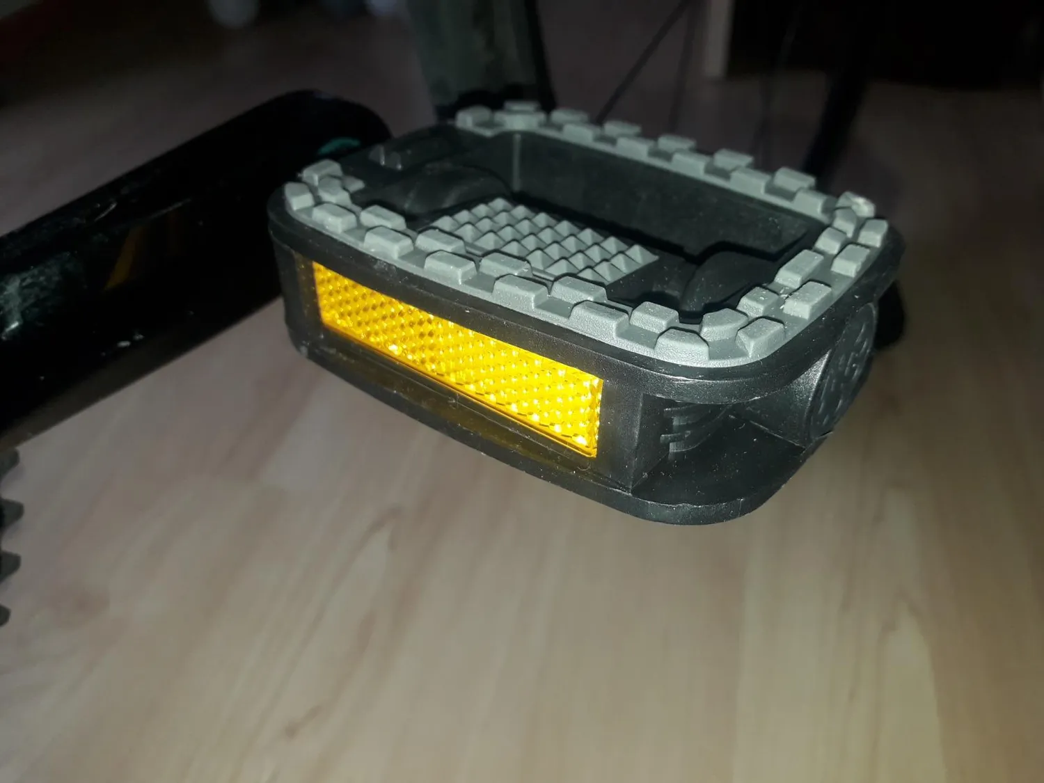 Fischer Pedale Anti-Rutsch mit Reflektoren schwarz