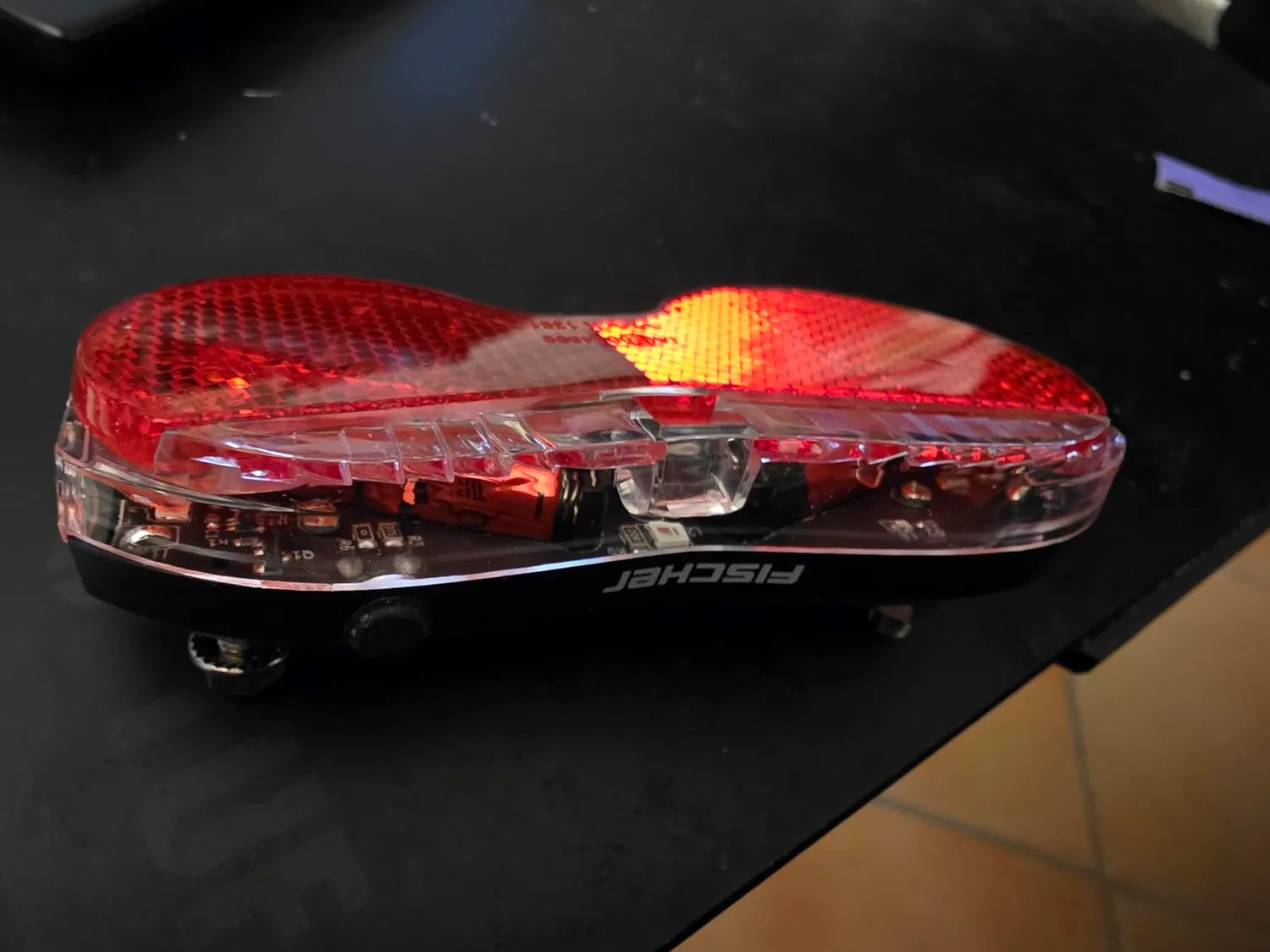 Fischer LED-Rückleuchte Gepäckträger Batterie mit Reflektor
