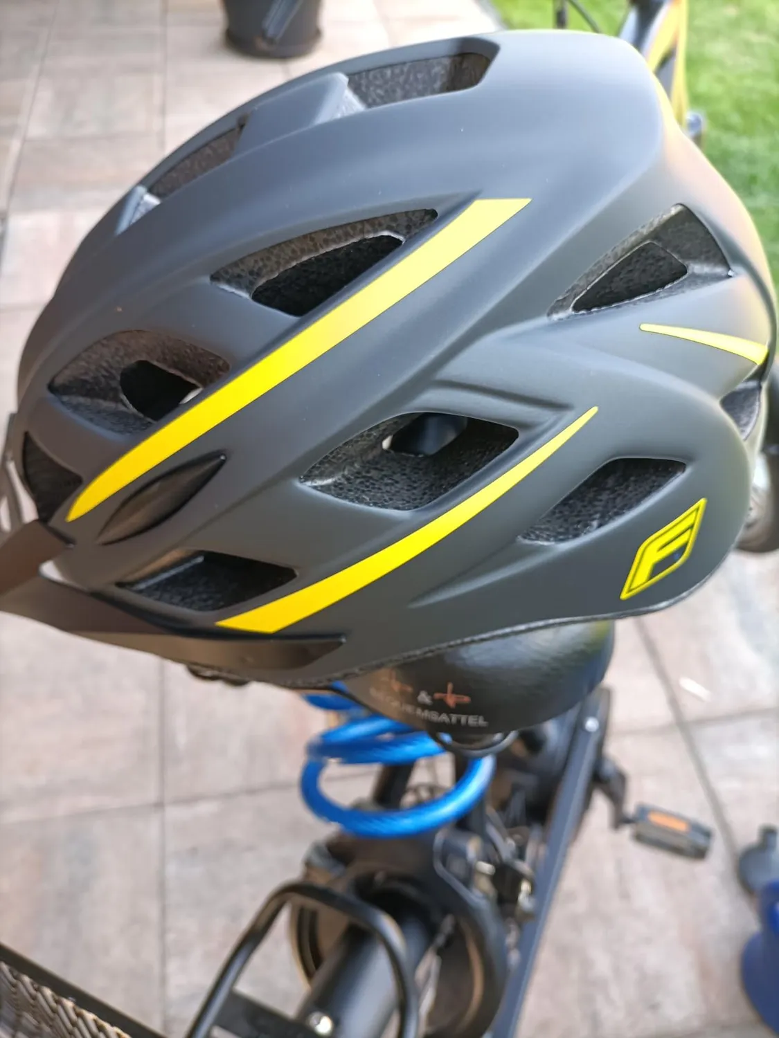 Fischer Urban Lano Fahrradhelm Schwarz S/M mit Licht