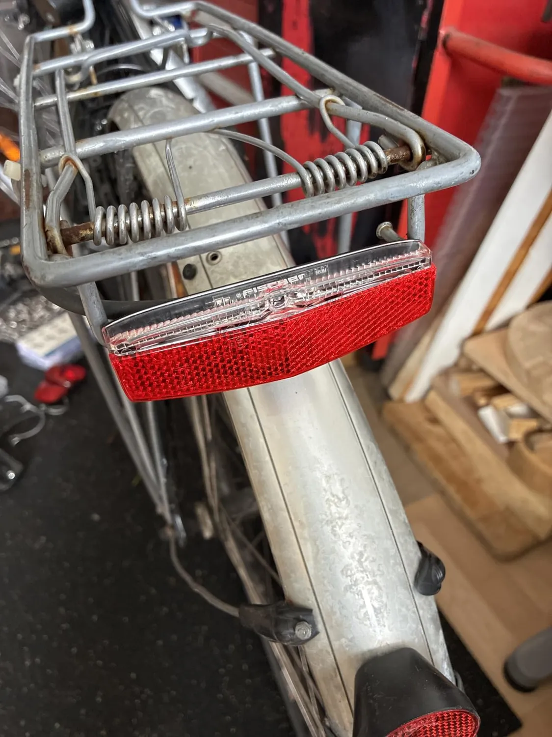Fischer Dynamo LED-Rückleuchte Gepäckträger rot StVZO